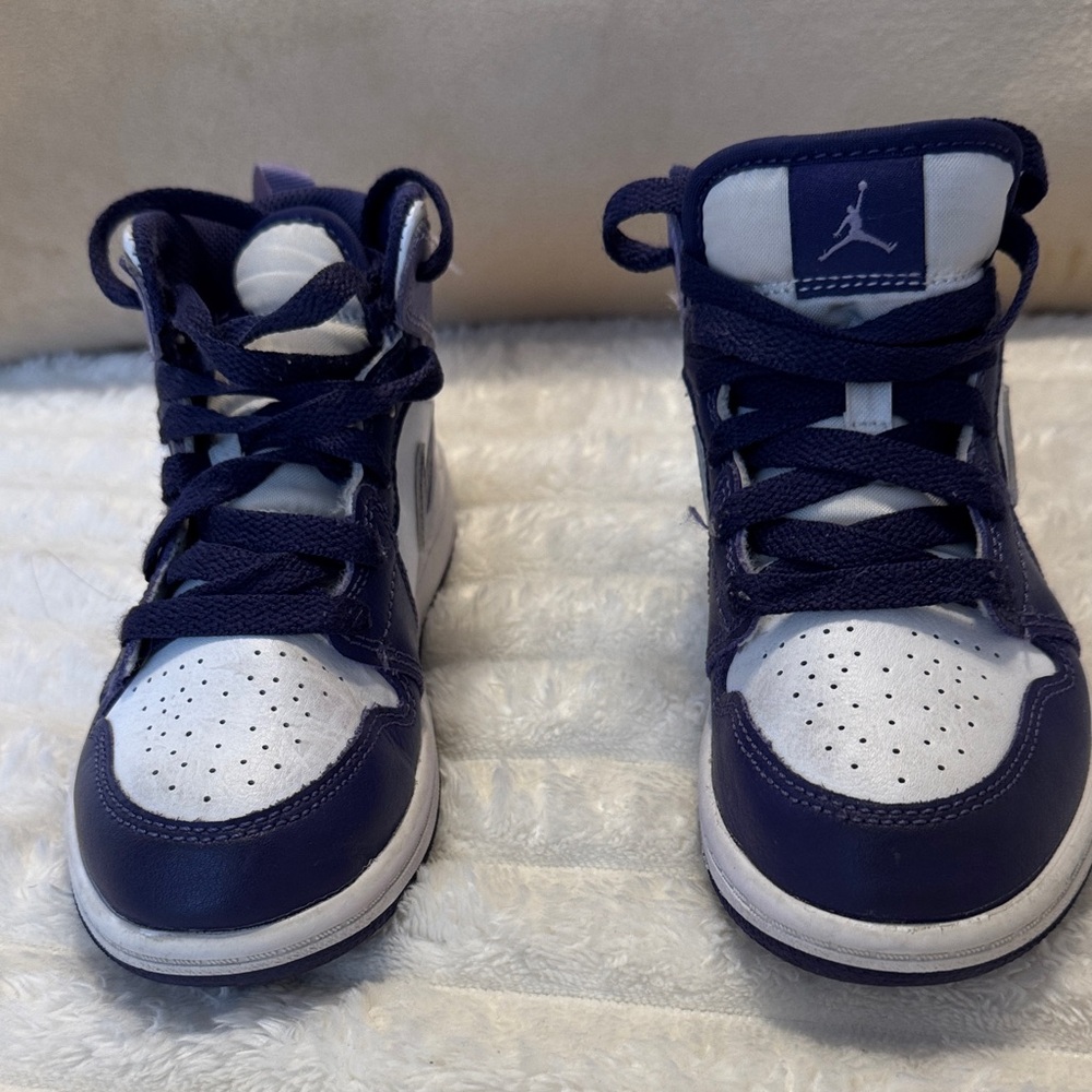 Nike Kids purple  and White Sneakers